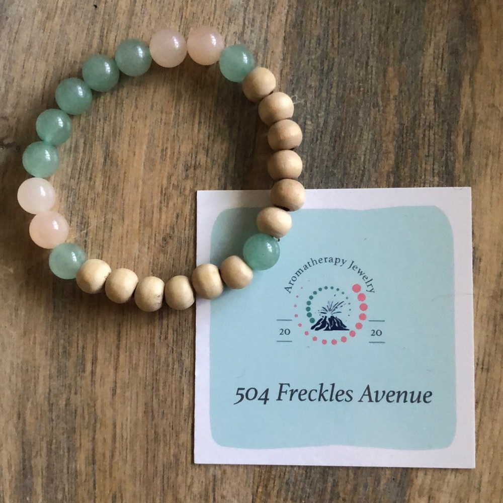 Aromatherapy Jewelry: Glass/Wooden beads